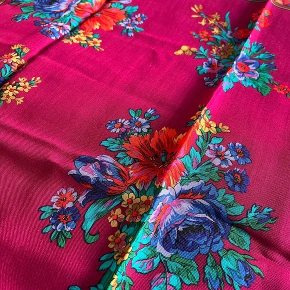 Liz Claiborne Vintage Scarf, 100% Wool, made in Japan - Picture 7 of 11